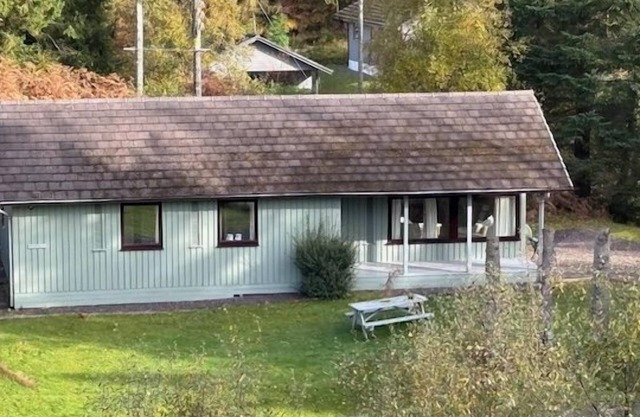 Hermoso chalet de 4 estrellas y 3 dormitorios con vistas a la montaña.