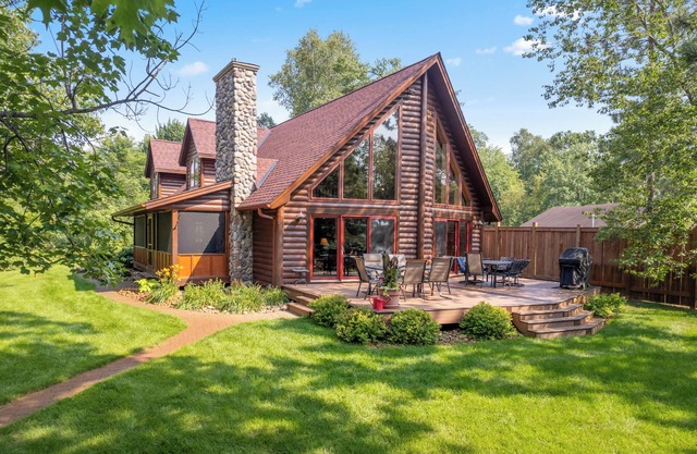 Beautiful 5-bedroom house in Enchanting Crosslake -Pontoon Incl with 7 day stay!