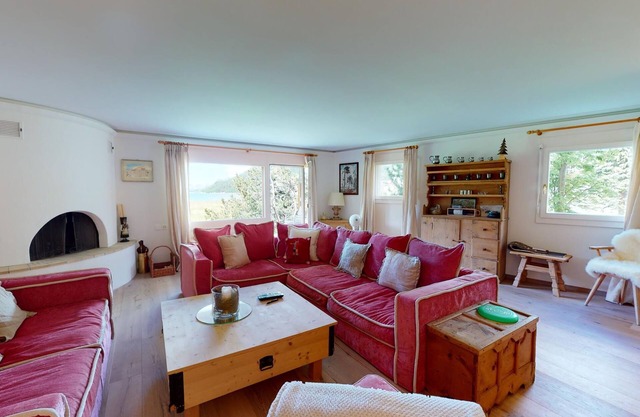 Beautiful 5-room apartment on the ground floor, wonderful view on the lake.