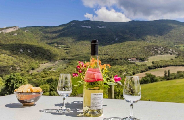 Apartamento en villa con WIFI, TV, patio, mascotas permitida, vista panorámica, aparcamiento