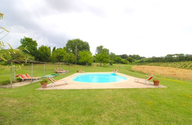 Precioso apartamento para 8 personas con WIFI, piscina, mascotas permitida y aparcamiento