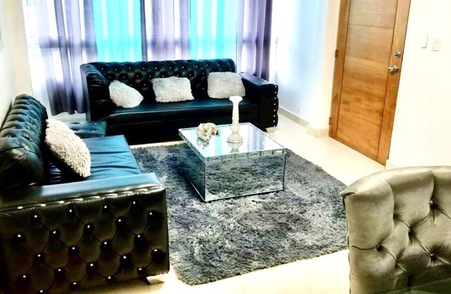Bello y comodo Apt en Residencial con piscina, relajate con tu familia o solo.