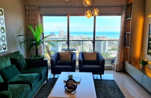 Hermoso y lujoso apartamento, vista al mar, 2 hab.