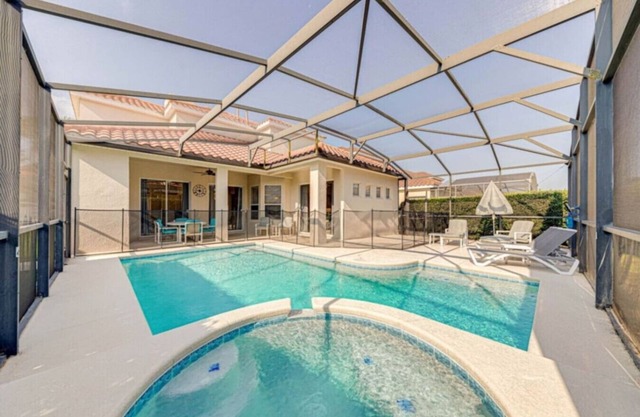 Beautiful And Peaceful 5 B/Room Home Private Pool