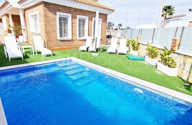 Beautiful and Peacefull 3 Bed Villa with Private Pool, AC