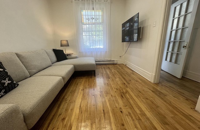 Beautiful and welcoming 2 bedroom apartment in Verdun