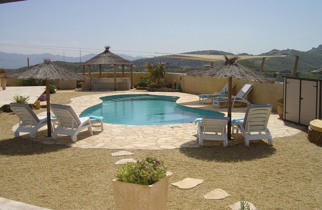 Hermosa casa de campo andaluza con vistas al mar y montaña, capacidad para 4