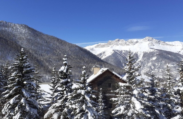 Beautiful apartment above Molines en Queyras, with breathtaking mountain views.