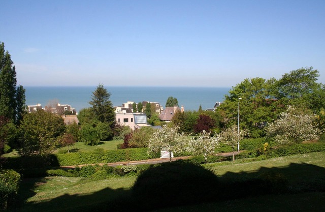 Beautiful apartment with terrace and sea view