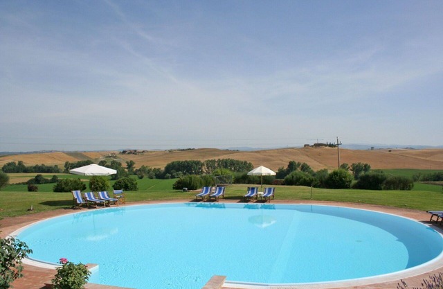 Precioso apartamento con WIFI, piscina, vista panorámica y aparcamiento, cerca de Siena