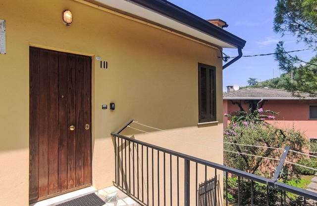 Hermoso apartamento para 4 personas con A/C, TV, patio y aparcamiento