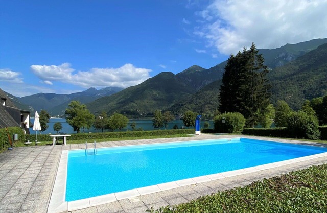 Acogedor apartamento con WIFI, piscina, TV, balcón, mascotas permitida y aparcamiento