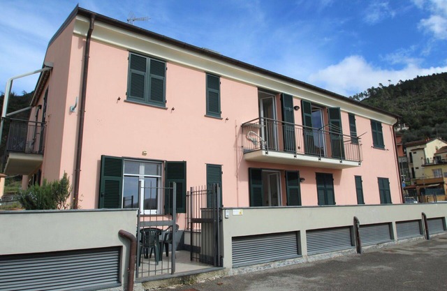 Bonito apartamento para 5 personas con WIFI, TV, terraza y aparcamiento