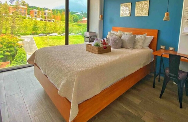 Beautiful Apartment in Cayala - Spa, LapPool +