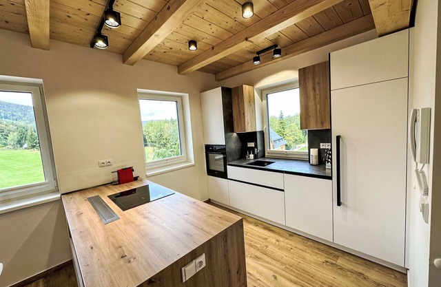 Hermoso apartamento para 12 personas con WIFI, TV, terraza y aparcamiento