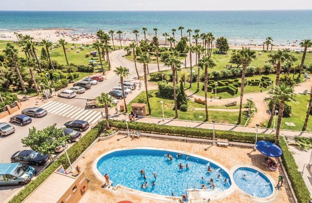Beautiful Apartment In Oropesa Del Mar