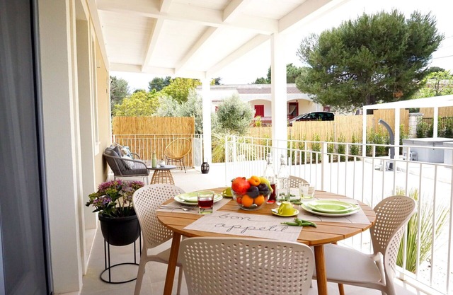 Apartamento en villa con A/C, WIFI, jacuzzi, TV, veranda, aparcamiento, cerca de Alberobello