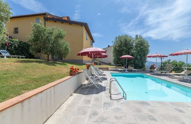 Precioso apartamento con WIFI, piscina, A/C, TV, mascotas permitida, vista panorámica, aparcamiento