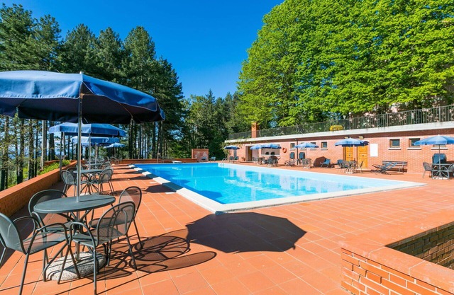 Hermoso apartamento en villa con WIFI, piscina, TV, terraza, mascotas permitida y aparcamiento