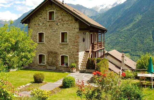 Precioso apartamento con WIFI, TV, patio, mascotas permitida, vista panorámica y aparcamiento