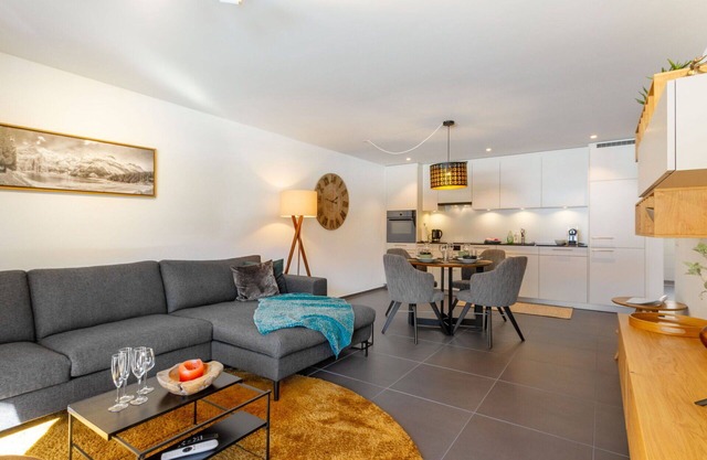 Bonito apartamento para 4 personas con WIFI, TV, balcón, vista panorámica y aparcamiento