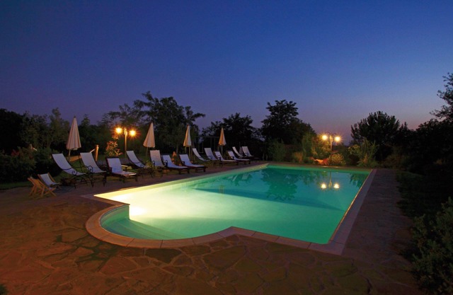 Precioso apartamento para 4 personas con A/C, piscina, TV, mascotas permitida y aparcamiento