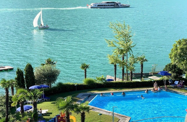 Acogedor apartamento con A/C, WIFI, piscina, TV, balcón, vista panorámica y aparcamiento
