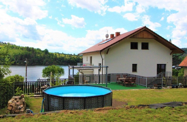 Bonito apartamento para 2 personas con WIFI, piscina, TV, patio, mascotas permitida y aparcamiento