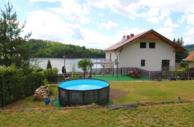 Bonito apartamento para 9 personas con piscina, WIFI, TV, patio, mascotas permitida y aparcamiento