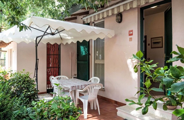 Precioso apartamento con piscina, WIFI, A/C, TV, patio, mascotas permitida y aparcamiento