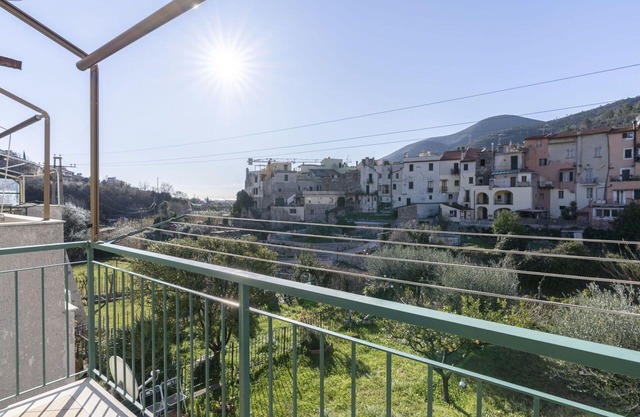 Bonito apartamento para 4 personas con WIFI, A/C, balcón y aparcamiento