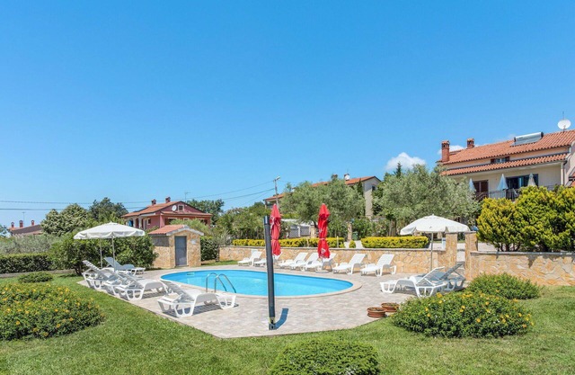 Bonito apartamento para 3 personas con piscina, WIFI, TV, terraza y aparcamiento