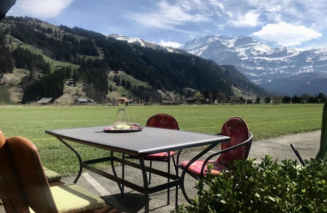 Beautiful apartment for 4 guests with WIFI, TV and balcony