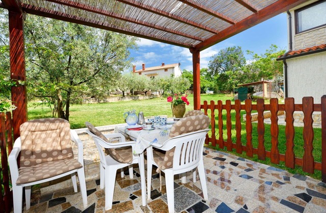 Acogedor apartamento para 5 personas con A/C, WIFI, TV, terraza y aparcamiento