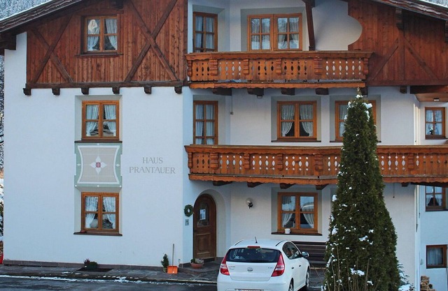 Hermoso apartamento con WIFI, TV, patio, mascotas permitida, vista panorámica y aparcamiento