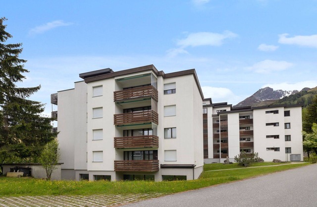 Beautiful apartment for 6 people with WIFI, pool, TV, balcony and parking