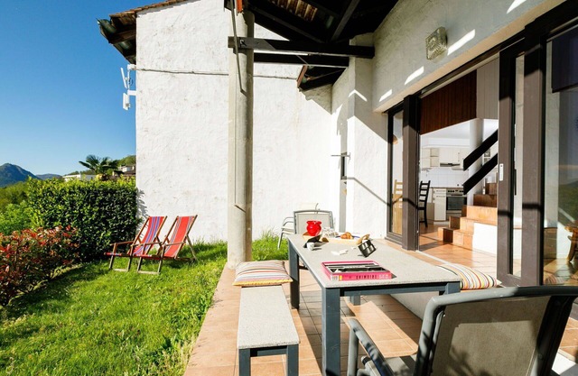 Apartamento con WIFI, piscina, TV, patio, mascotas permitida, vista panorámica, aparcamiento