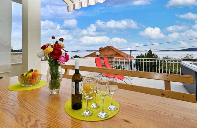 Acogedor apartamento para 6 personas con A/C, WIFI, TV, terraza y aparcamiento