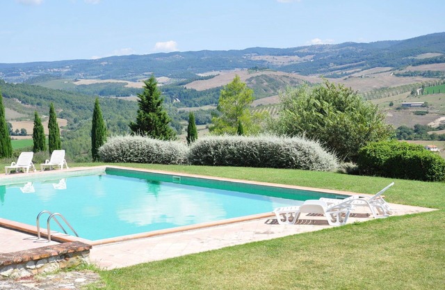 Bonito apartamento con piscina, WIFI, TV, mascotas permitida, vista panorámica y aparcamiento