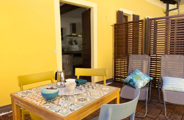 Bonito apartamento para 4 personas con WIFI, TV, terraza, mascotas permitida y aparcamiento