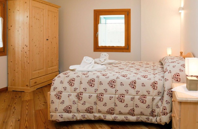 Bonito apartamento para 2 personas con WIFI, TV, patio, mascotas permitida y aparcamiento