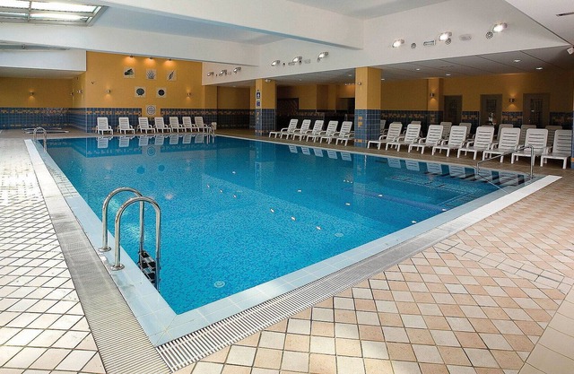 Hermoso apartamento para 4 personas con A/C, piscina, TV, balcón, mascotas permitida y aparcamiento