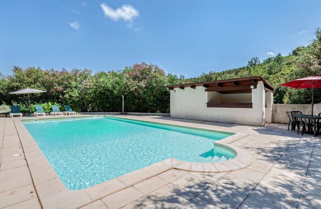 Apartamento con WIFI, A/C, piscina, TV, patio, mascotas permitida, vista panorámica, aparcamiento