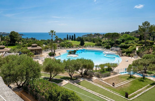 Beautiful apartment for 6 people with pool, WIFI, TV, terrace and pets allowed