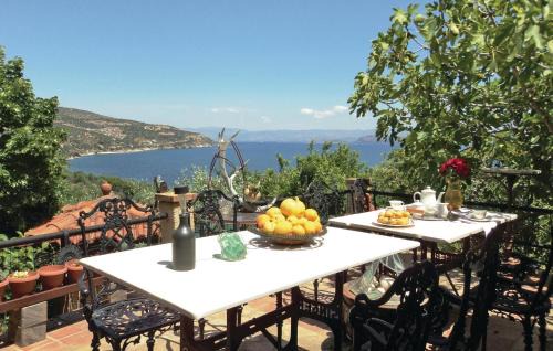 Beautiful Apartment In Xiropigado With Wifi