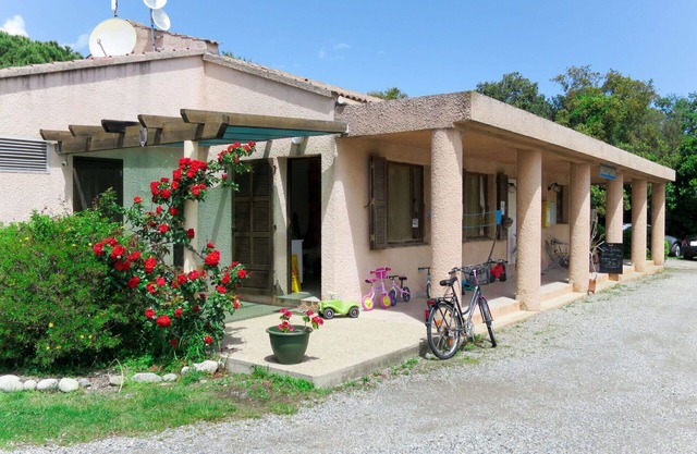 Precioso apartamento en villa para 6 personas con WIFI, terraza y aparcamiento