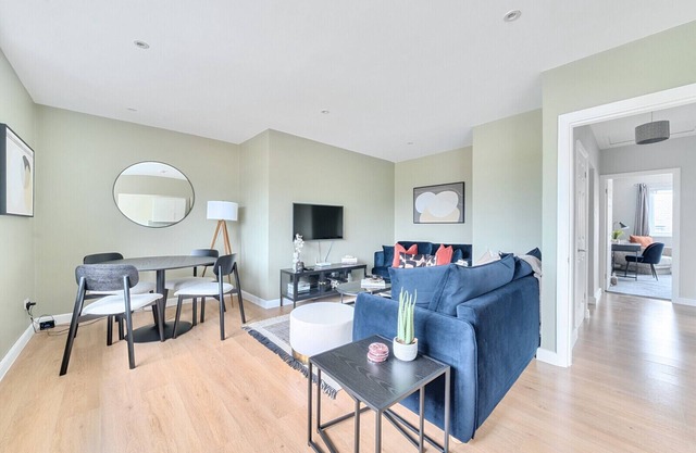 Beautiful apartment in Claygate Village