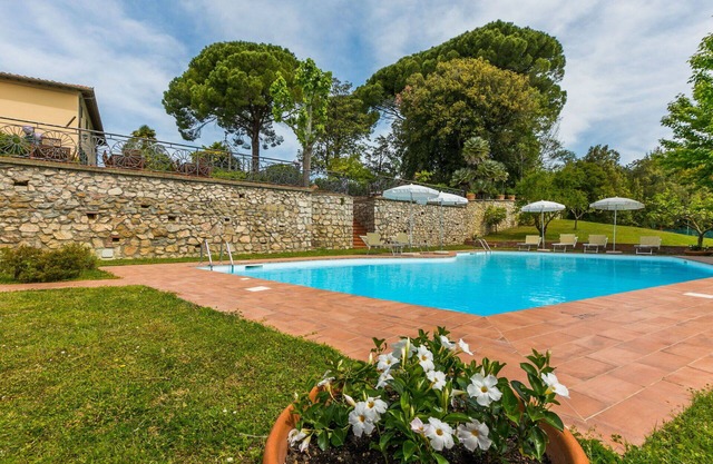Acogedor apartamento en villa con piscina privada, WIFI, terraza, mascotas permitida y aparcamiento