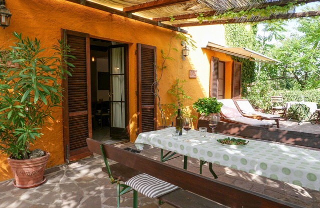 Acogedor apartamento en villa para 7 personas con piscina, patio, mascotas permitida y aparcamiento