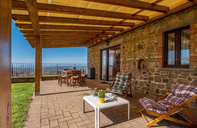 Hermoso apartamento en villa con WIFI, terraza, mascotas permitida, vista panorámica y aparcamiento